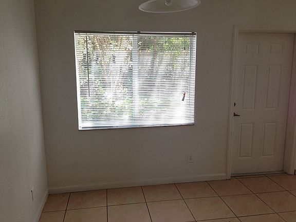 4th image of 8706 NW 38th Dr APT 1