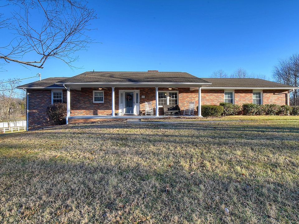 1st image of 7 S Hills Cir