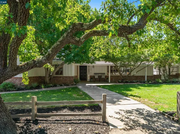 1332 Martino Rd, Lafayette, CA 94549