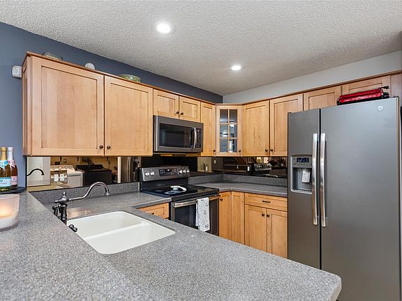 4th image of 7108 Sportsmans Drive #7108