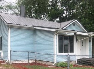 752 E Lincoln St, Nappanee, IN 46550