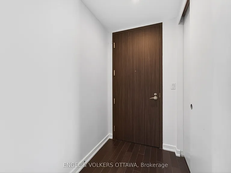 300 Lisgar St #1210 — Photo 2