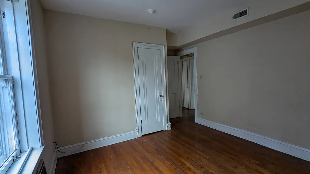 Building Photo - 3059 N Kolmar Ave #1R