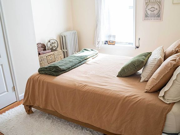 4th image of 905 43rd St #38