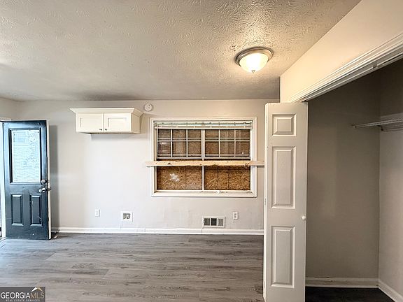 5th image of 1465 Holcomb Ave