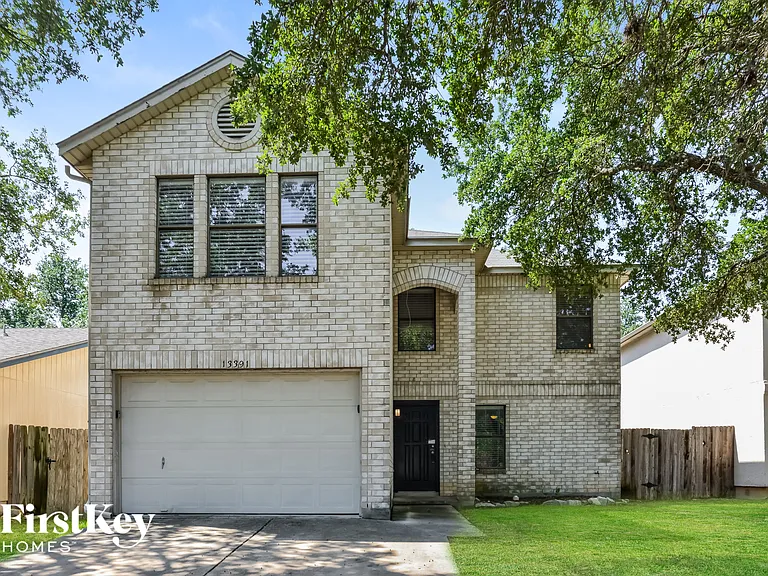 13391 Greenstone — Photo 1