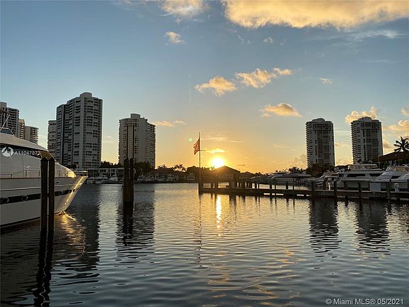 3rd image of 3600 Yacht Club Dr APT 1101