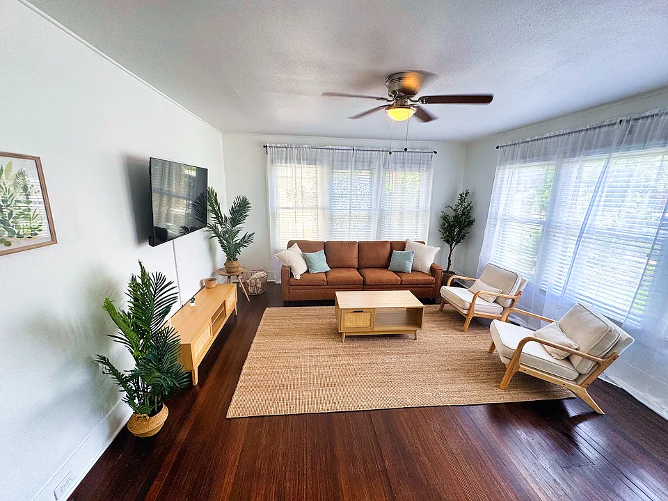 437 Queen Anne Ct