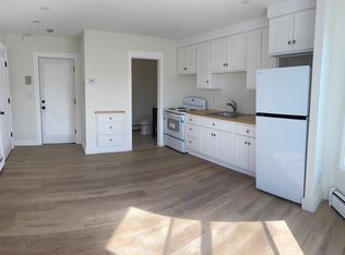 138 Crescent St APT 5, Waltham, MA 02453