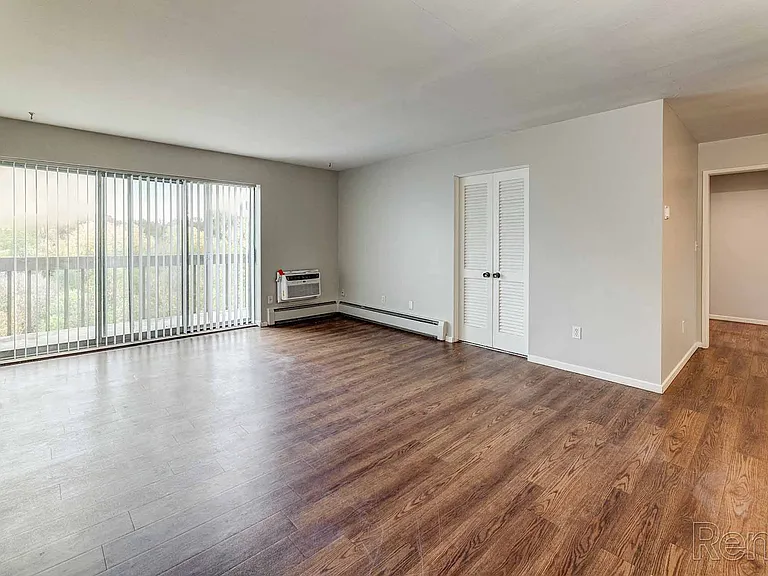 Lexington Hills Apartments — Photo 64