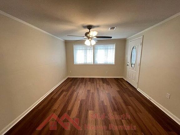 4th image of 858 Eyers Rd