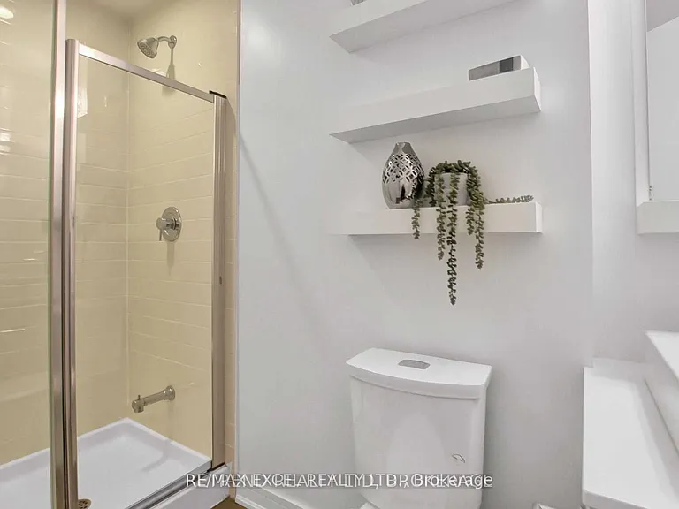 9199 Yonge St #608 — Photo 8