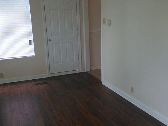 3rd image of 303 Chickamauga Ave