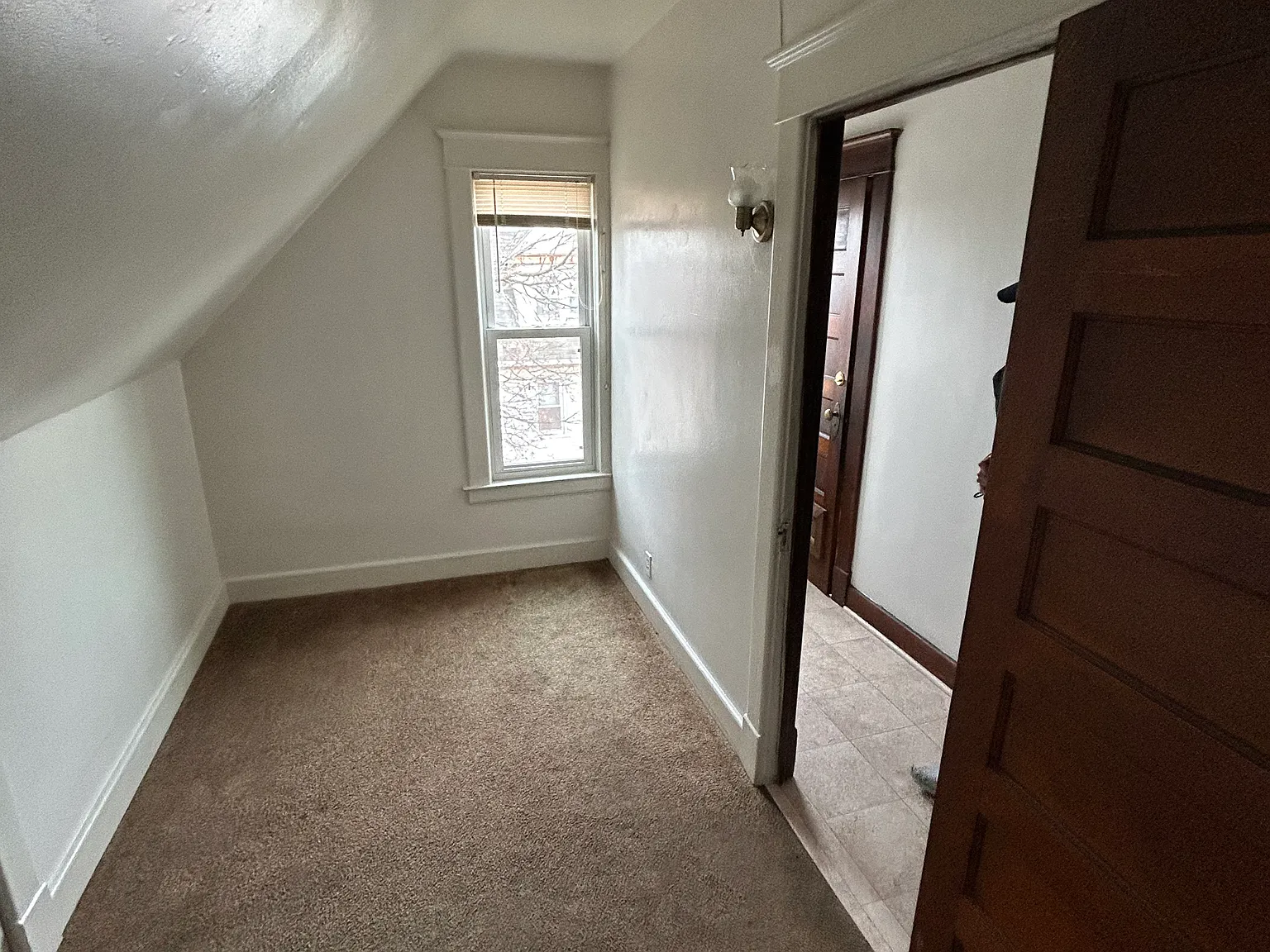 2 bed, 750 sqft, $1,350 — Photo 3