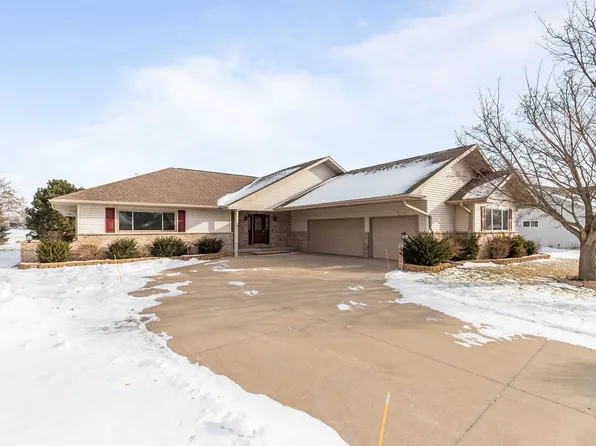 2374 Shore Preserve Dr, Oshkosh, WI 54904