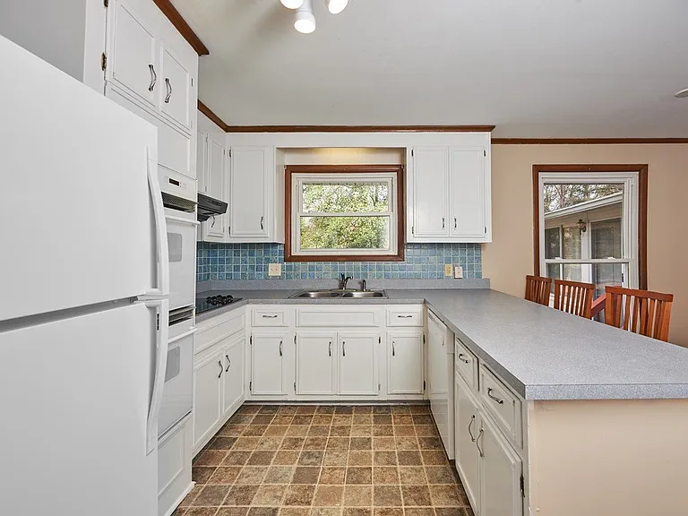 512 S Pawnee Dr — Photo 5