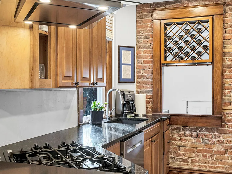 455 N Pearl St — Photo 12