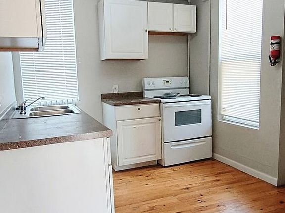 4th image of 501 N Weber St #6