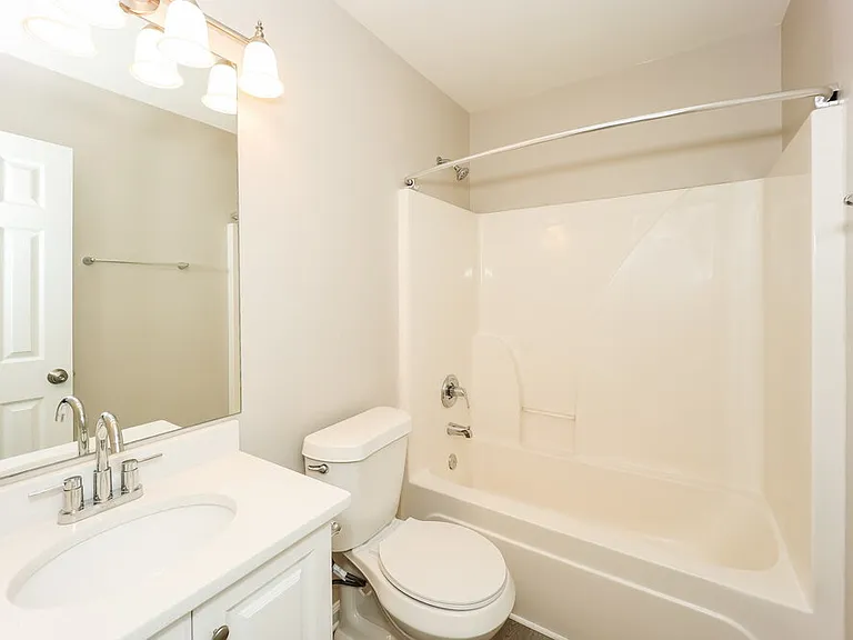 575 Sycamore Dr — Photo 16