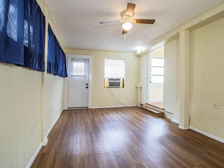 412 E Tillman Ave — Photo 33