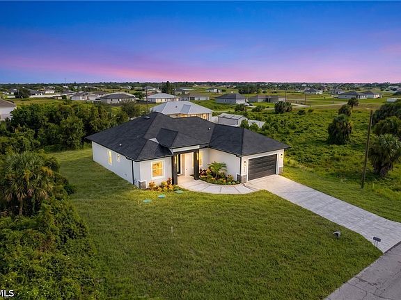 3rd image of 7020 Burma Cir