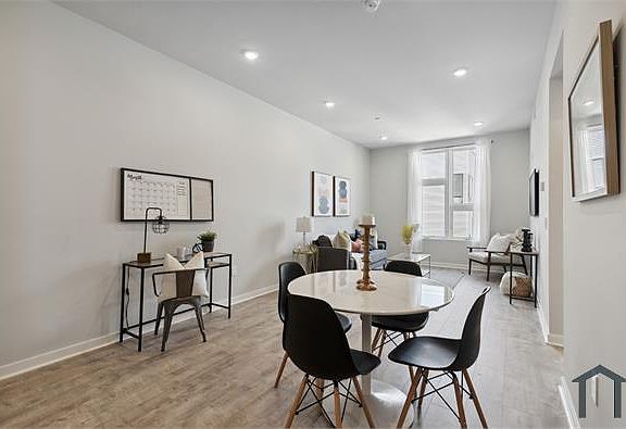 5th image of 625 W Girard Ave APT 604