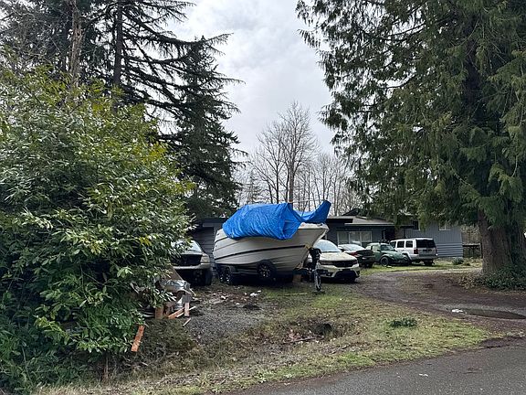 3rd image of 11815 SE 282nd St