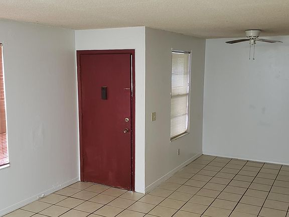 2nd image of 464 Lombard St #B