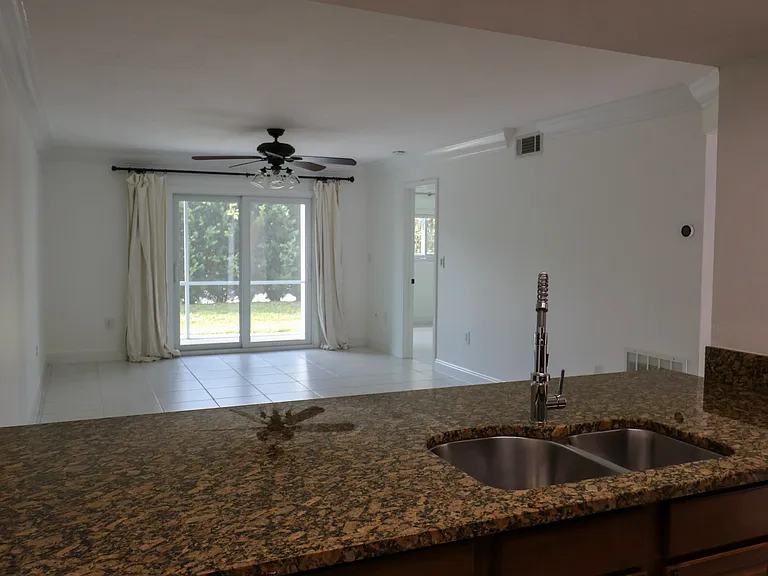 Cypress Way E — Photo 10