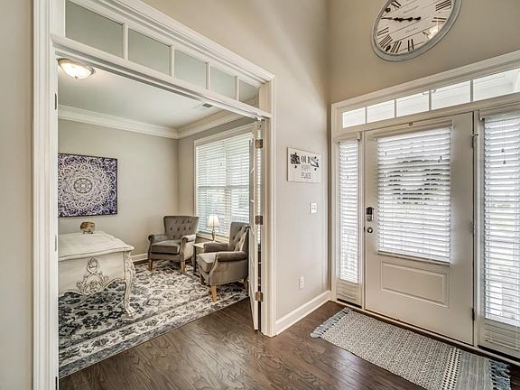 3rd image of 168 Wheaten Dr