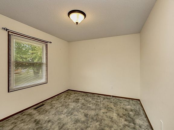 2nd image of 502 Brick St SE