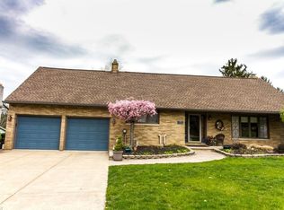 28841 Serenity Ln, Wickliffe, OH 44092
