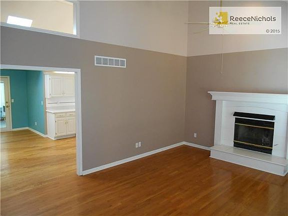 2nd image of 1565 NE Neawanna Dr