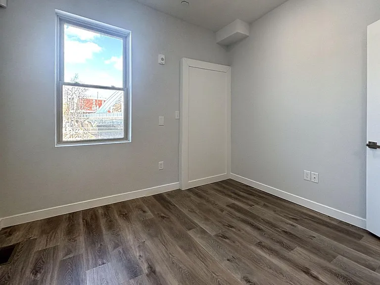 4217 Mantua Ave — Photo 6