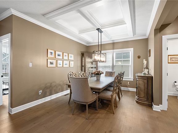 5th image of 97 Skyview Dr