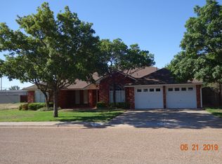 1305 Peoria St, Slaton, TX 79364