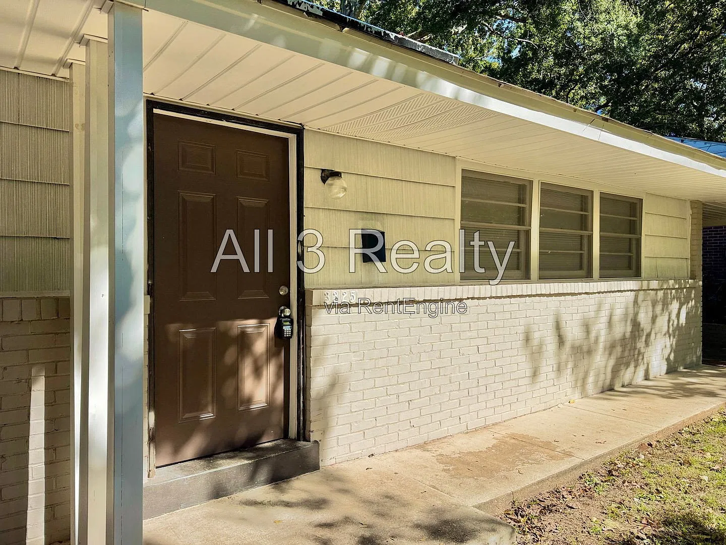 3 bed, 1.0 bath, 1025 sqft, $1,095 — Photo 3