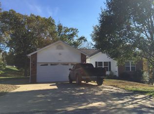 5974 Peachtree Dr, Hillsboro, MO 63050