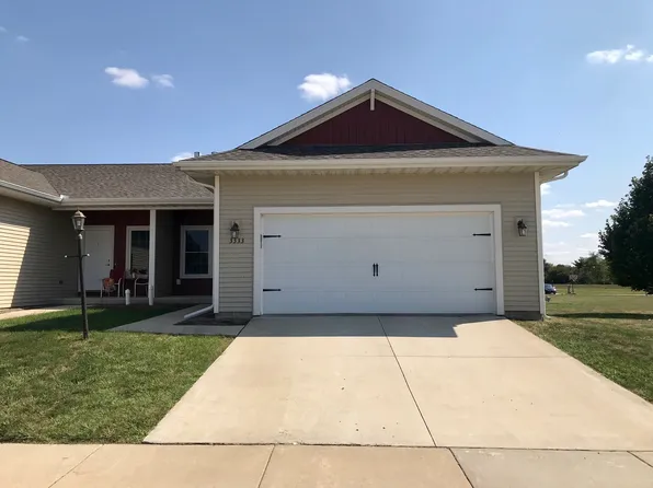 3333 Boulder Ridge Dr, Champaign, IL 61822