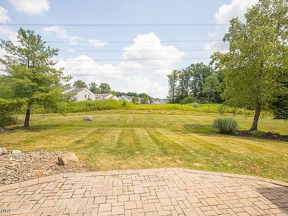 3rd image of 1381 Hamilton Dr