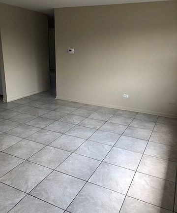 3rd image of 624 Sibley Blvd APT 3E