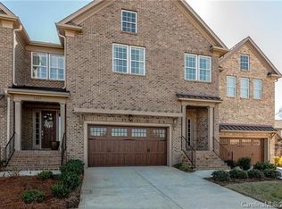 6825 Fairway Row Ln, Charlotte, NC 28277