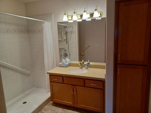 3rd image of 940 Mountain Meadows Cir