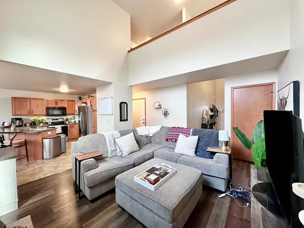 1170-1172 S Atrium Ct, De Pere, WI 54115