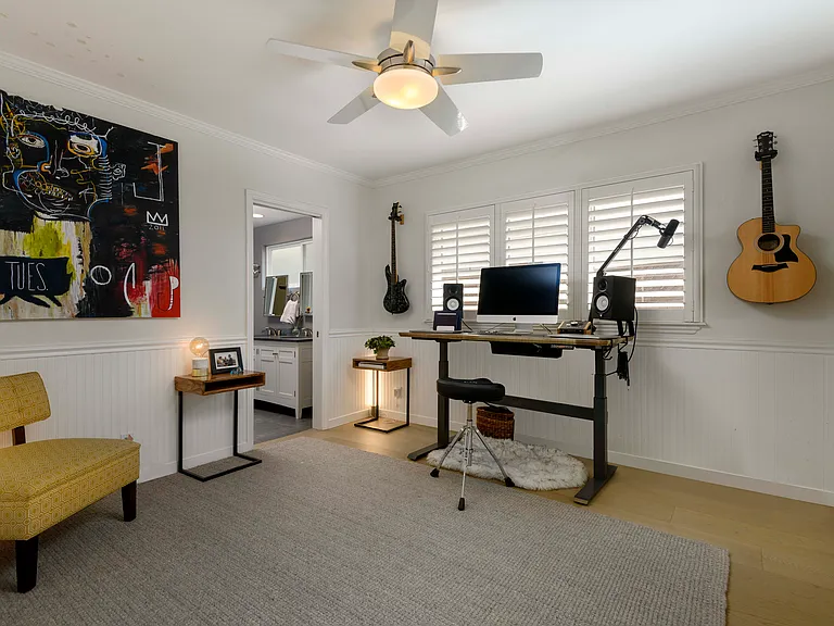 1521 Crestline Dr — Photo 13