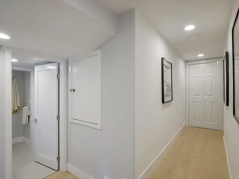 914 Everett Ave — Photo 16