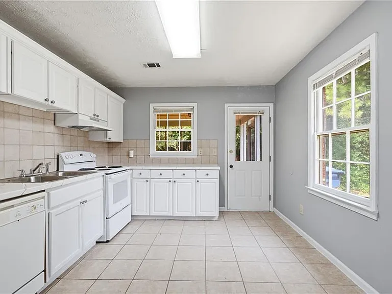 432 Charleston Ln #432 — Photo 8