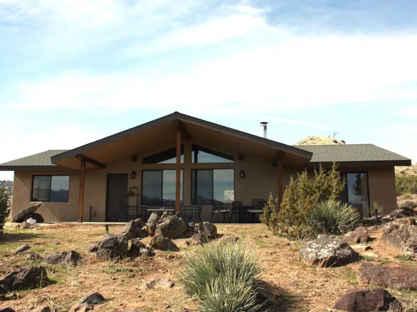 7587 Juniper Point Rd, Wofford Heights, CA 93285