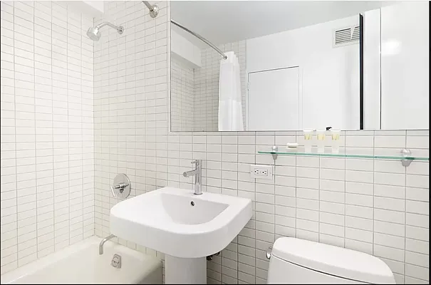 Rented by Manhattan Realty Group | media 10