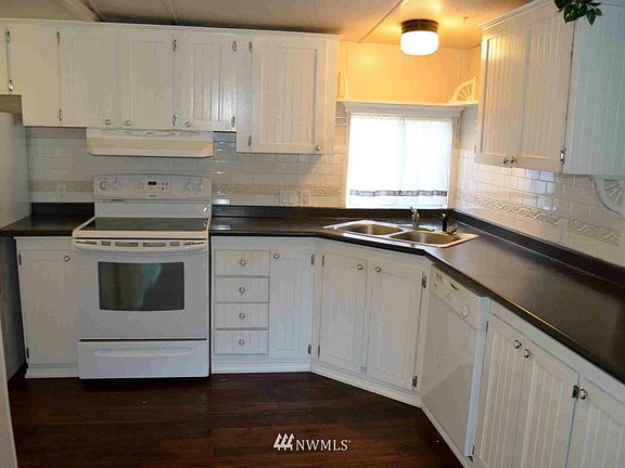 5th image of 3244 66th Avenue SW #60